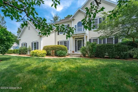 Exterior - 45 Turnberry Dr, Slingerlands, NY 12159 photo 3 of 7