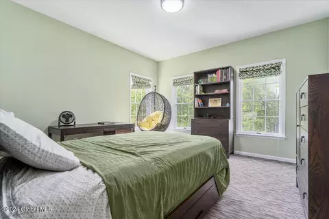 Bedroom - 45 Turnberry Dr, Slingerlands, NY 12159 photo 1 of 9