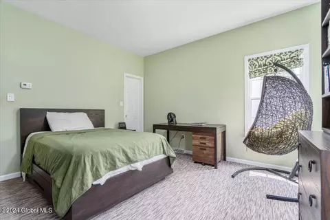 Bedroom - 45 Turnberry Dr, Slingerlands, NY 12159 photo 2 of 9