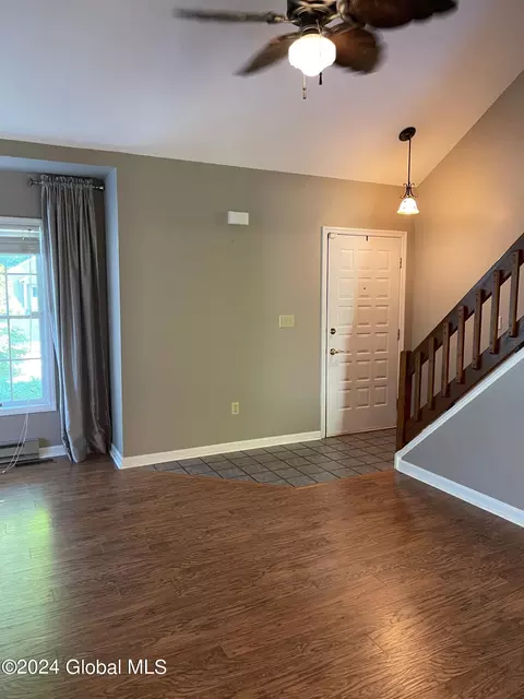 1 Mapleridge Ave, Halfmoon, NY 12065 photo 4