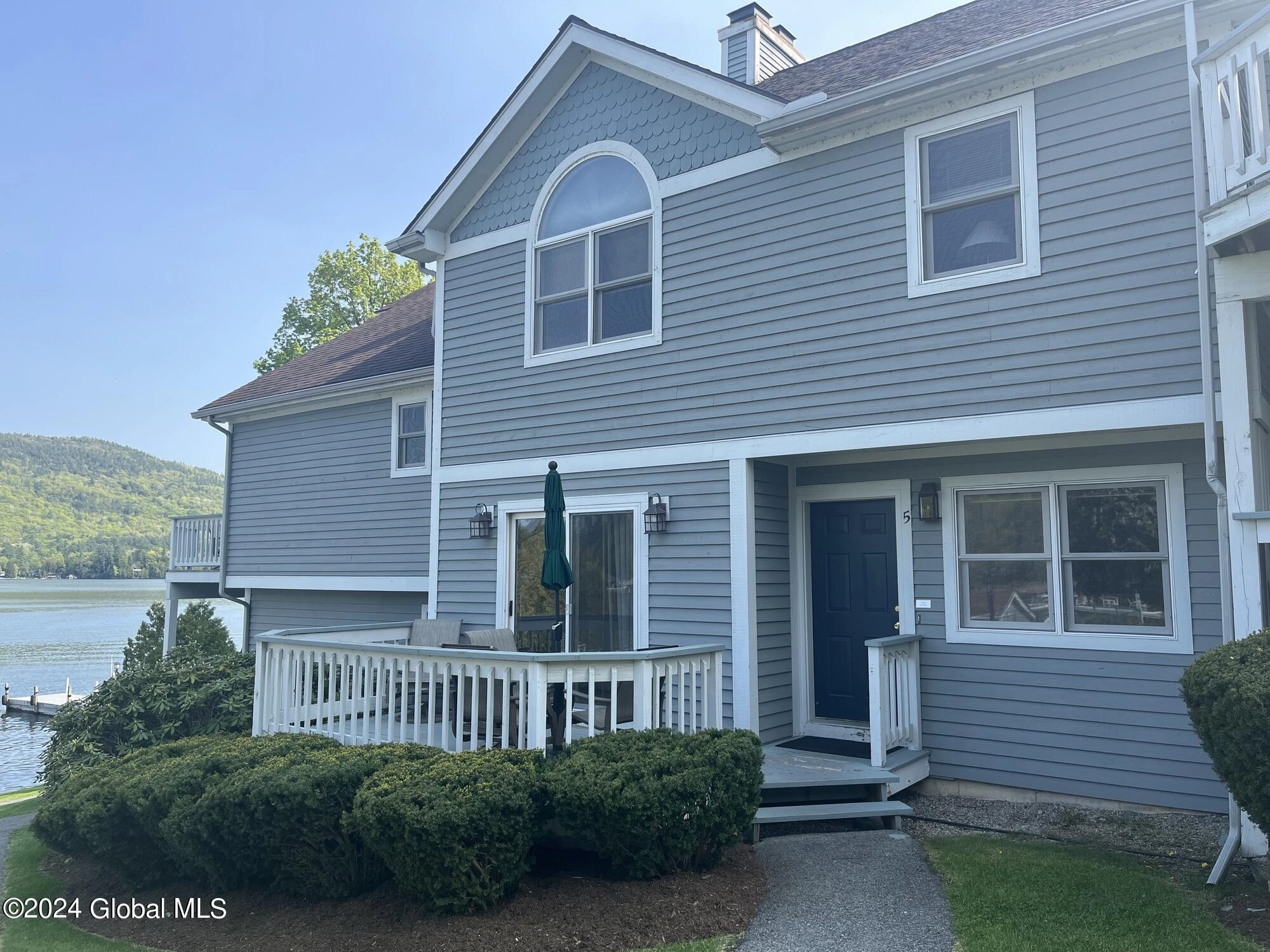 3014 Lake Shore Dr Unit 5  