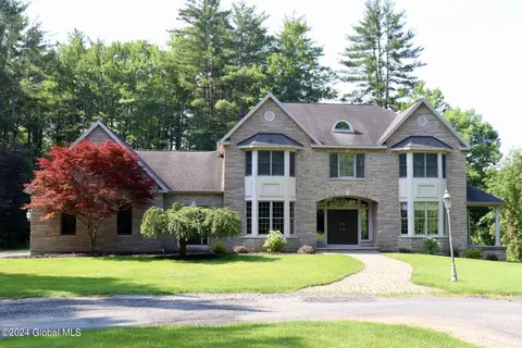 308 Orchard St, Delmar, NY 12054