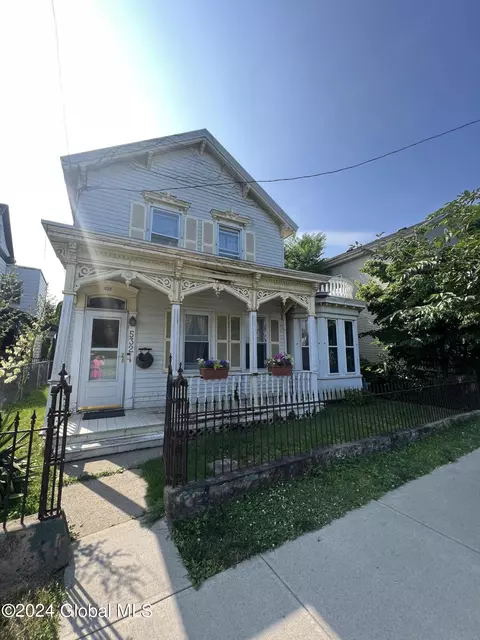 532 3rd Ave, Watervliet, NY 12189