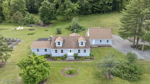 2123 Tarrytown Rd, Feura Bush, NY 12067