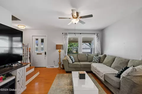 424 Chadwick Rd, Schenectady, NY 12304 photo 23