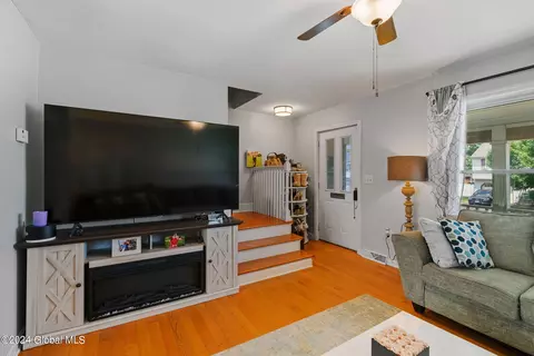 424 Chadwick Rd, Schenectady, NY 12304 photo 25