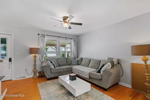 424 Chadwick Rd, Schenectady, NY 12304 photo 24