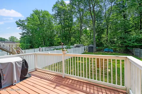 424 Chadwick Rd, Schenectady, NY 12304 photo 7