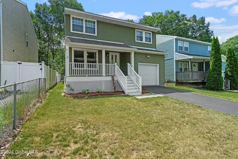 424 Chadwick Rd, Schenectady, NY 12304 photo 3