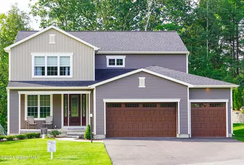 14 Wetherby Ct, Cohoes, NY 12047