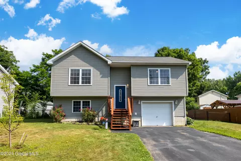 32 E Boylston St, Glens Falls, NY 12801