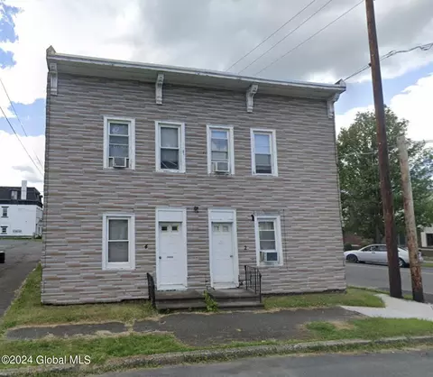24 107th St, Troy, NY 12182