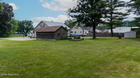 Exterior - 115 Boshart Rd, Fonda, NY 12068 photo 5 of 8