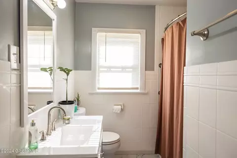 Bath - 115 Boshart Rd, Fonda, NY 12068 photo 1 of 6