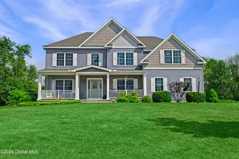 14 Red Barn Dr, Ballston Lake, NY 12019