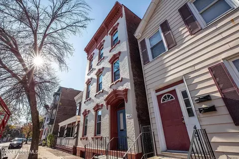 449 2nd St, Troy, NY 12180