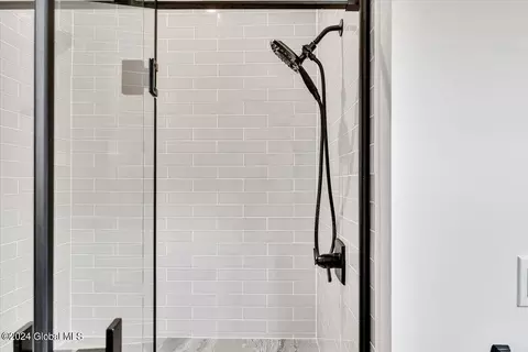 Bath - 185 Rockefeller Rd, Delmar, NY 12054 photo 4 of 6