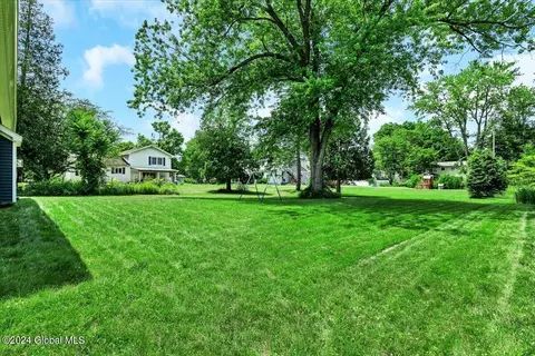 Exterior - 185 Rockefeller Rd, Delmar, NY 12054 photo 5 of 7