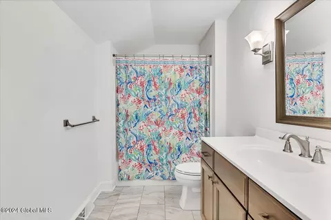 Bath - 185 Rockefeller Rd, Delmar, NY 12054 photo 6 of 6