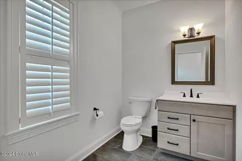 Bath - 185 Rockefeller Rd, Delmar, NY 12054 photo 1 of 6