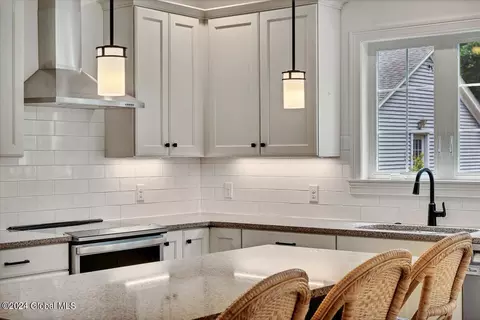 Kitchen - 185 Rockefeller Rd, Delmar, NY 12054 photo 4 of 4