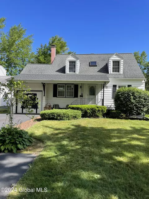 2041 Hoover Rd, Schenectady, NY 12309
