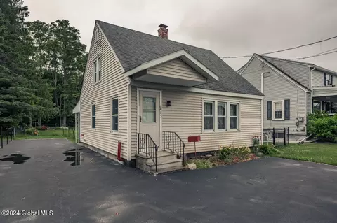 1413 Midline Rd, Amsterdam, NY 12010
