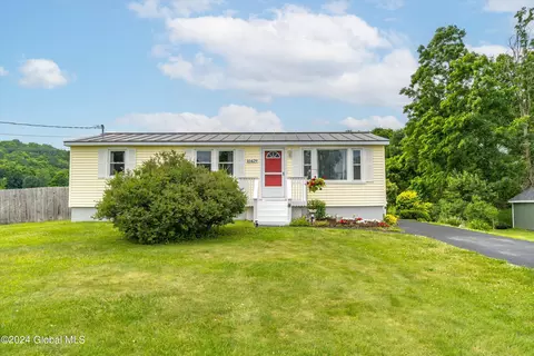 10429 Ny-22, Granville, NY 12832