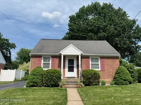 53 Reber St, Albany, NY 12205