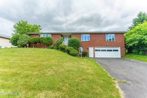 9 Dale St, Albany, NY 12203