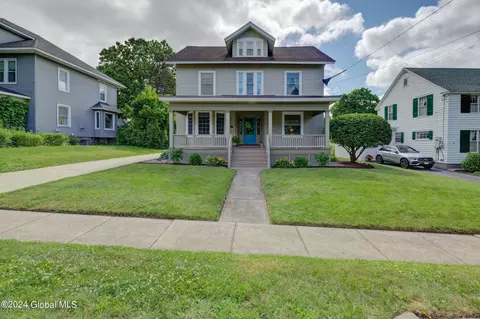 16 Lafayette St, Palatine Bridge, NY 13428