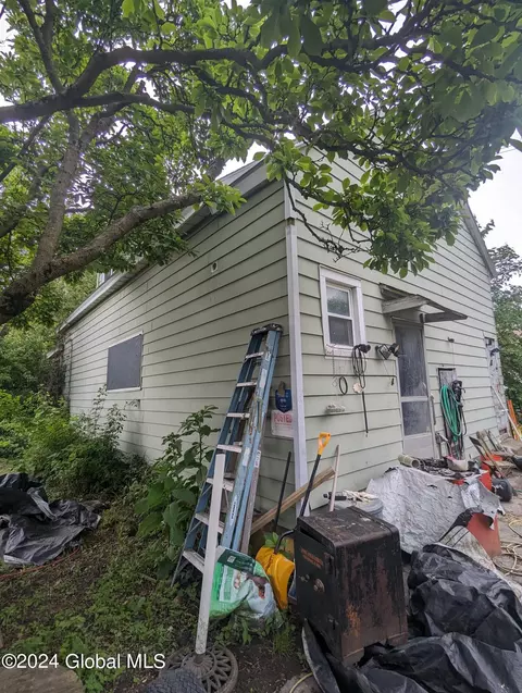 2402 Avenue A, Schenectady, NY 12308