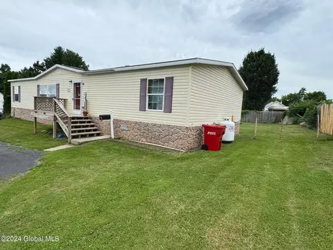14 Waldo Pl, Port Henry, NY 12974