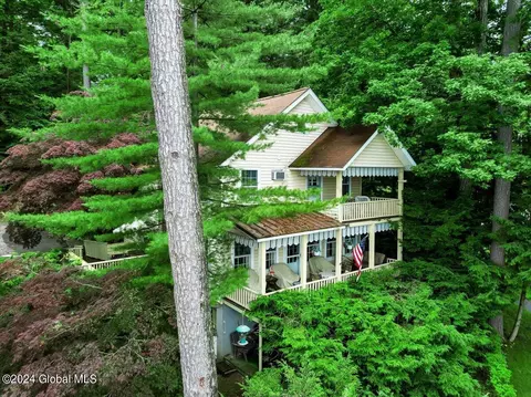23 Wood Point Ln, Lake George, NY 12845