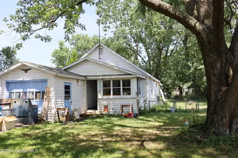 75 Oakdale Ave, Schenectady, NY 12306