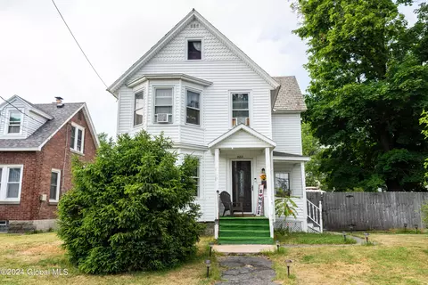 2003 Fairview Ave, Schenectady, NY 12306