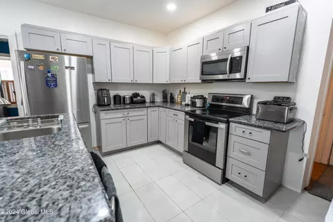 2003 Fairview Ave, Schenectady, NY 12306 photo 10