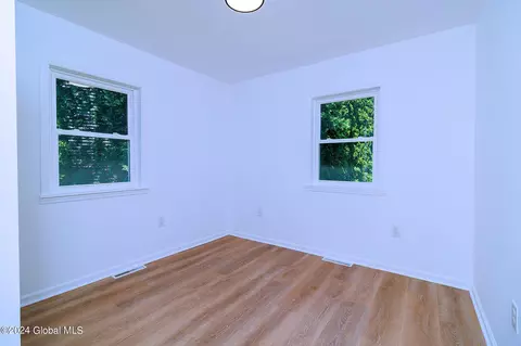 45 Beacon Rd, Glenmont, NY 12077 photo 9