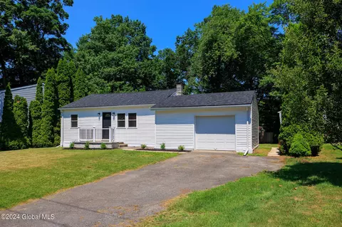 45 Beacon Rd, Glenmont, NY 12077 photo 2