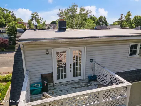 Exterior - 1587 Bradley St, Schenectady, NY 12304 photo 4 of 6