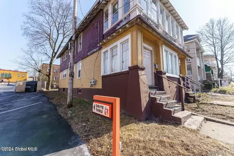 2348 16th St, Troy, NY 12180