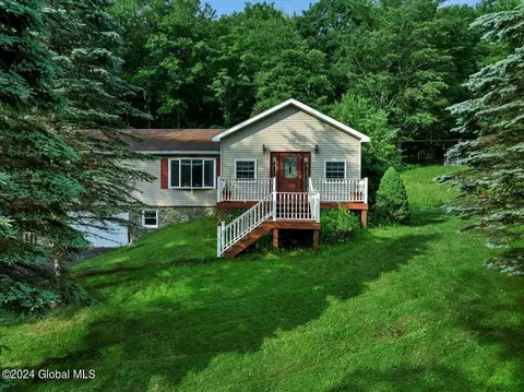 334 Cole Hollow Rd, West Fulton, NY 12194
