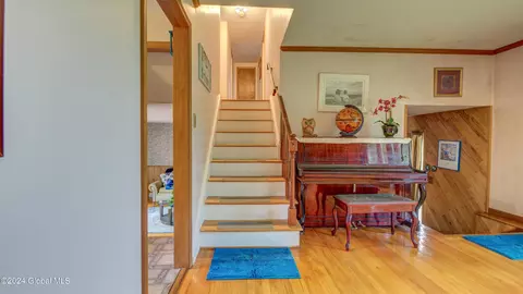 Entry Way - 141 Morrow Rd, Amsterdam, NY 12010 photo 1 of 5