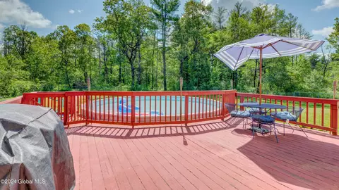 Exterior - 141 Morrow Rd, Amsterdam, NY 12010 photo 17 of 17