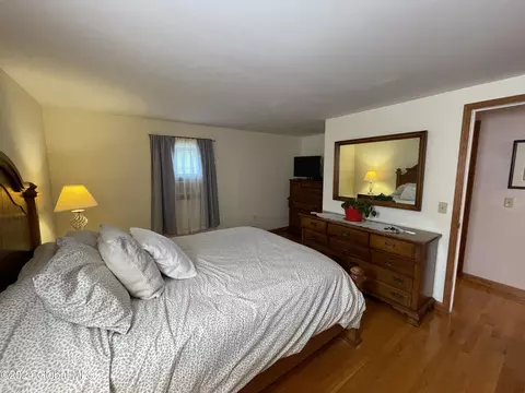 Bedroom - 141 Morrow Rd, Amsterdam, NY 12010 photo 5 of 9