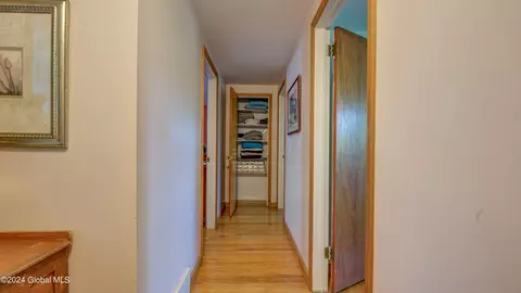 Entry Way - 141 Morrow Rd, Amsterdam, NY 12010 photo 4 of 5