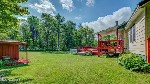 Exterior - 141 Morrow Rd, Amsterdam, NY 12010 photo 9 of 17