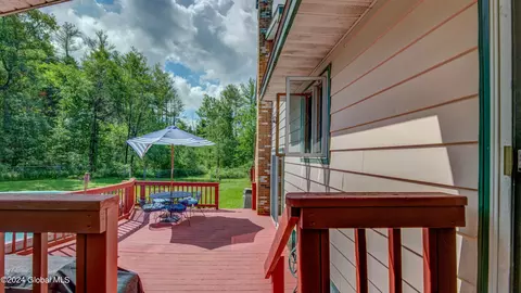Exterior - 141 Morrow Rd, Amsterdam, NY 12010 photo 11 of 17