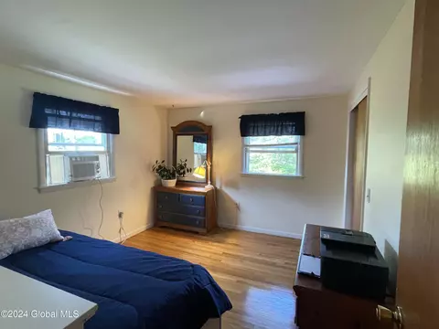 Bedroom - 141 Morrow Rd, Amsterdam, NY 12010 photo 2 of 9