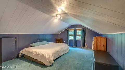 Bedroom - 141 Morrow Rd, Amsterdam, NY 12010 photo 8 of 9